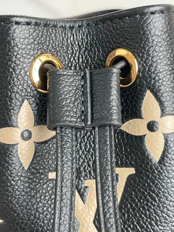 First bag VUITTON NOÉ LOUIS NANO 0724